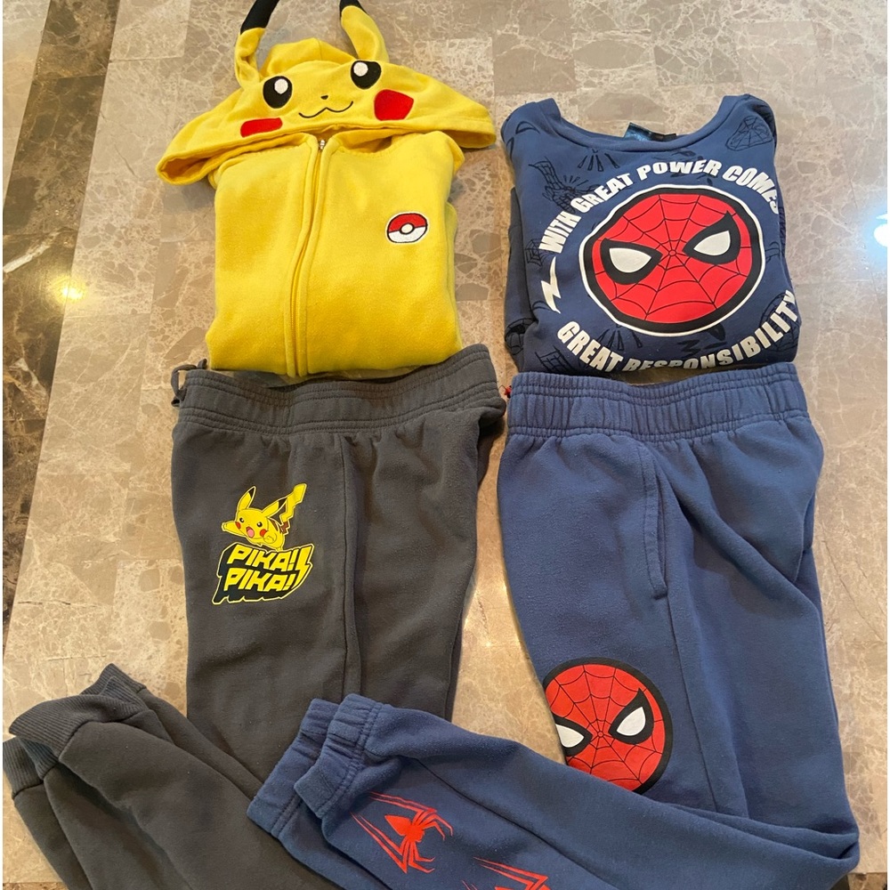 Boys 2 sets of  jogging outfits SzS